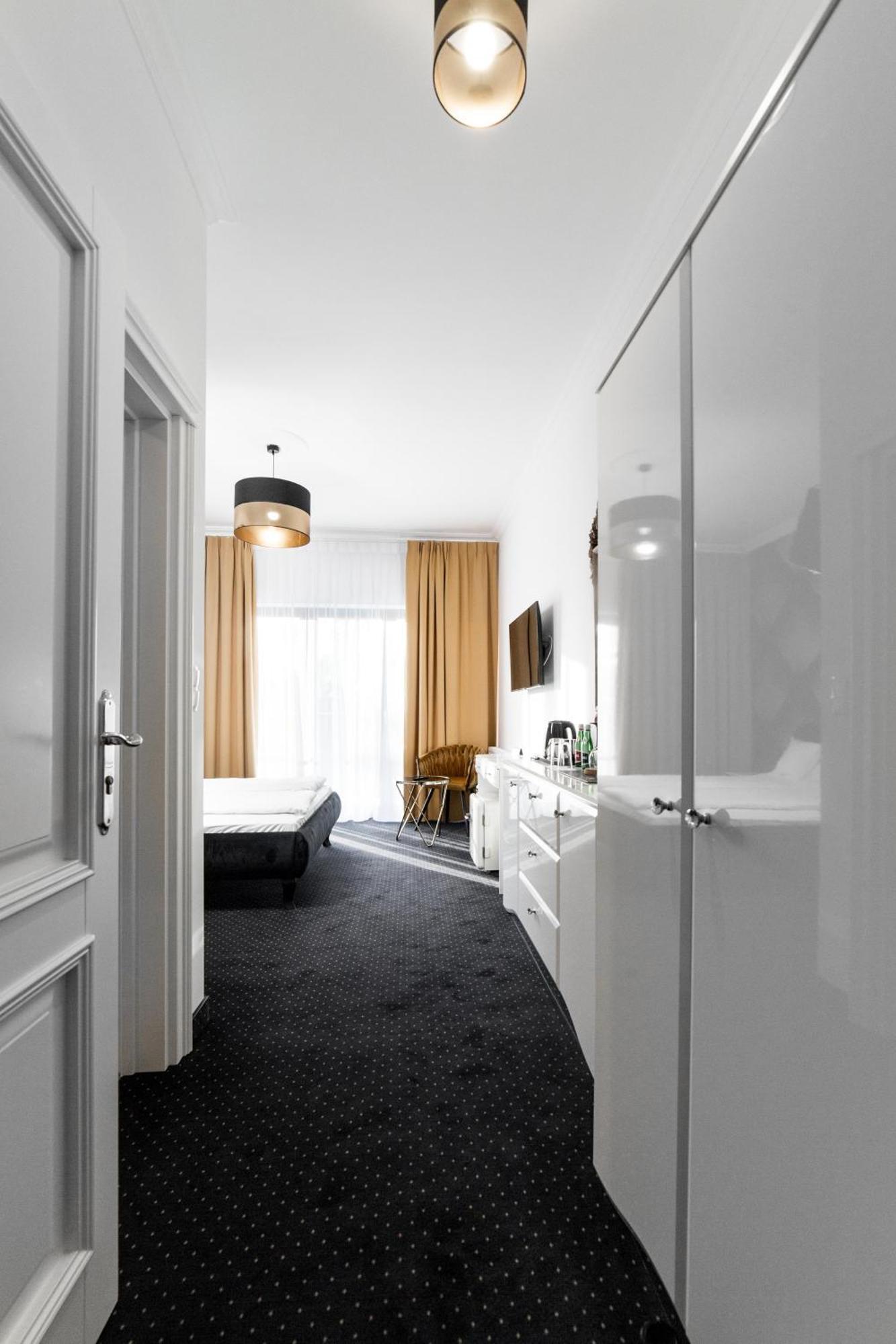 Poludnik Park Boutique Hotel Conference&Spa Stargard Szczecinski Ngoại thất bức ảnh